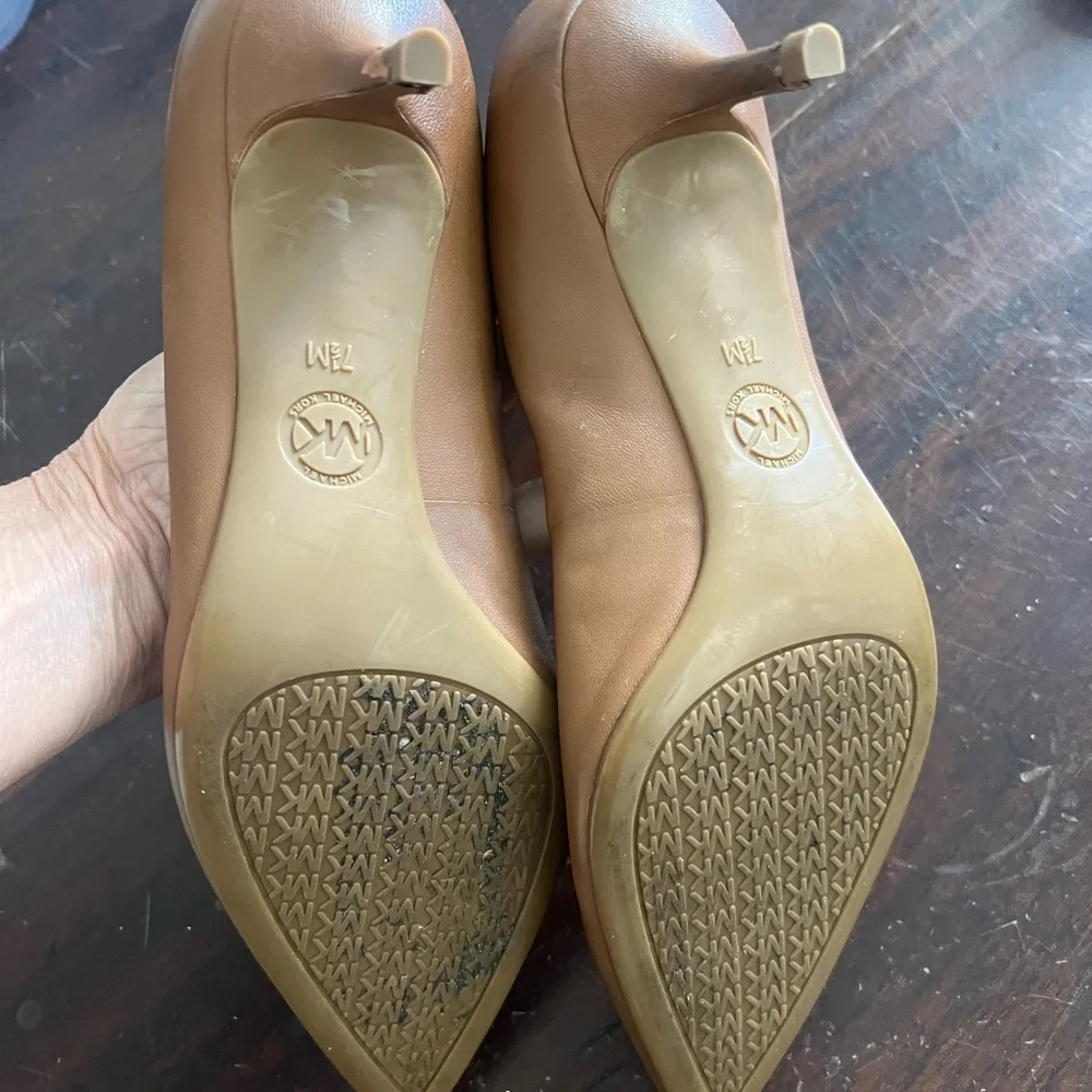 Michael Kors Tan Leather Women's Shoes small heel